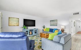 Beach Oasis - Beautifully Remodeled Beachside Condo At Holiday Villas II With Heated Pool!