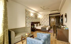 Hotel Smart Suites Delhi 4*
