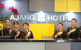 Ajang Hotel  3*
