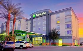 Holiday Inn Express & Suites Phoenix Airport 3*