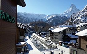 Hotel Parnass Zermatt 3*