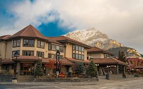 Banff International Hotel 3*