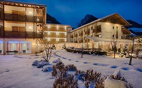 Hotel Alpenblick  3*