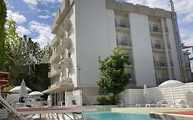Hotel Villa Del Parco  3*