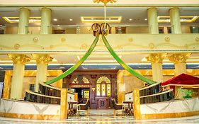 Grand Excelsior Hotel Al Barsha  4*
