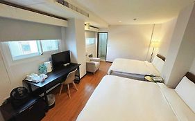Tainan First Hotel 2*