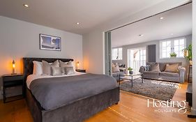 Modern Luxury Apartment In The Heart Of Henley