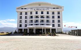 Karpalas City Hotel & Spa  4*