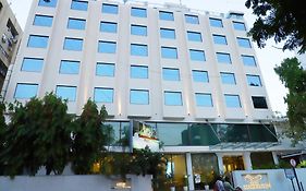 Hotel Sarovar Portico Rajkot 4*