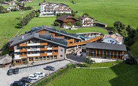 Hotel Alpenroyal  4*