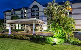 Holiday Inn Express & Suites Ft Lauderdale N - Exec Airport Fort Lauderdale, Fl 2*