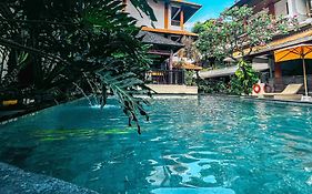 Bali Summer Hotel  3*