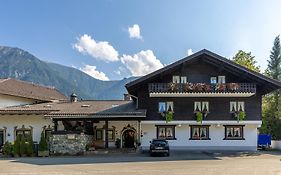 Hotel Alpenhof  3*