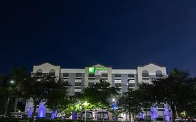 Holiday Inn Express And Suites Fort Lauderdale Airport West 3*