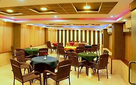 Hotel Royal Palm Udaipur 3*