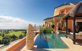 Royal Garden Villas, Luxury Hotel