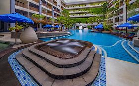 מלון Deevana Plaza Phuket - Sha Extra Plus  4*