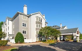 Hampton Inn & Suites Newport News 3*