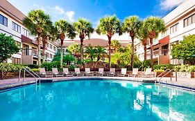 Sheraton Suites Orlando Airport Hotel 3*