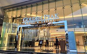 Golden Peak Hotel Cebu 3*