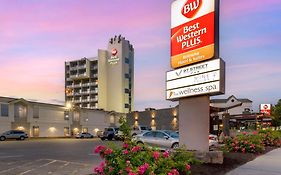 Best Western Plus Kelowna Hotel & Suites 4*