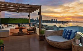Avani Pattaya Resort - SHA Plus