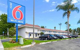 Costa Mesa Motel 6 2*