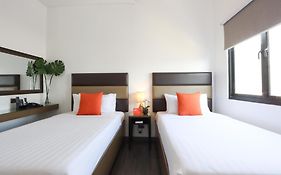 Privato Makati - Multiple Use Hotel