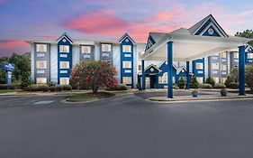 Microtel Inn & Suites By Wyndham Columbus North 2*