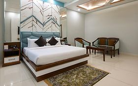 Hotel Leela Grande Karnal 3* India