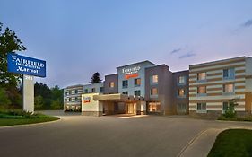 Fairfield Inn & Suites By Marriott Barrie  3* Canada