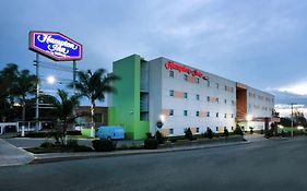 Hotel Hampton San Juan Del Rio 3*