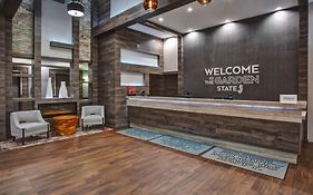 Country Inn And Suites Newark Airport