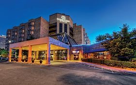 Doubletree Hilton Hotel Memphis 4*