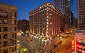 Embassy Suites Downtown Minneapolis 4*