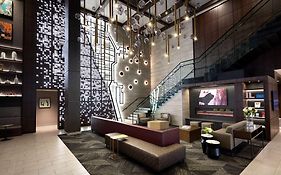 Hampton Inn And Suites Chicago Downtown 3*