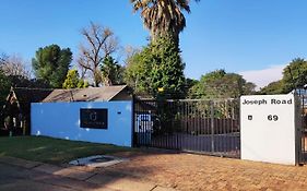 The Wild Peach - Menlyn Guest House Pretoria South Africa