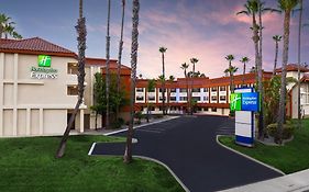 Holiday Inn Express La Mesa 3*