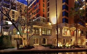 Hampton Inn & Suites San Antonio Riverwalk  3* United States