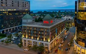Hampton Inn And Suites Buffalo Downtown 3*
