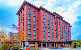 Hampton Inn & Suites Pittsburgh-downtown 3*