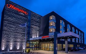 Hampton By Hilton Airport Hotell 3*