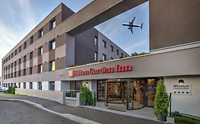 Hilton Garden Inn Bucharest Airport 4*