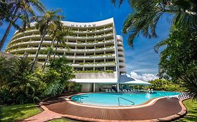 Hilton Cairns 5*