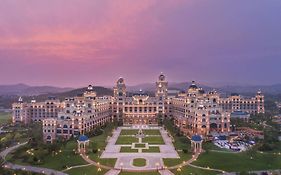 Hilton Dalian Golden Pebble Beach Resort