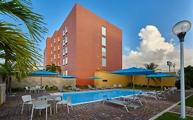 Hotel City Express Junior By Marriott Cancun  3* México