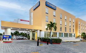Hotel City Express By Marriott Cancun  4* México