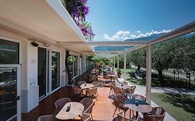 Hotel Baia Azzurra - Lake Front
