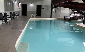 Ramada Airdrie Hotel And Suites