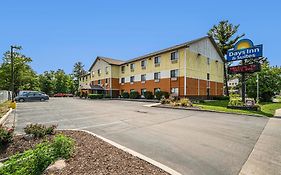 Days Inn And Suites Traverse City 2*